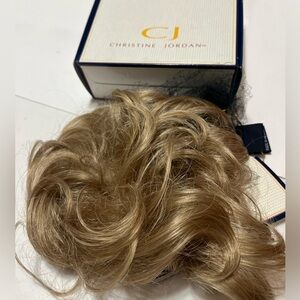 CJ Christine Jordan toppers 16B Dramatic Accent D1035